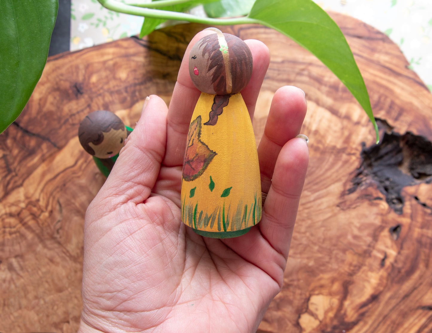 Peg dolls painted, waldorf peg dolls, peg dolls etsy, peg dolls ideas, wooden peg dolls, grimms peg dolls, large peg dolls, rainbow peg dolls, etsy peg dolls, peg wooden dolls, open ended toys, Montessori open ended toys, minimalist open ended toys, wooden open ended toys, open ended toys for 5 year olds, open ended toys for 3 year olds, best waldorf toys, waldorf toys for 3 year old, wooden waldorf toys, imaginative play toys, , imaginative play toys for 5 year olds, wooden imaginative play toys