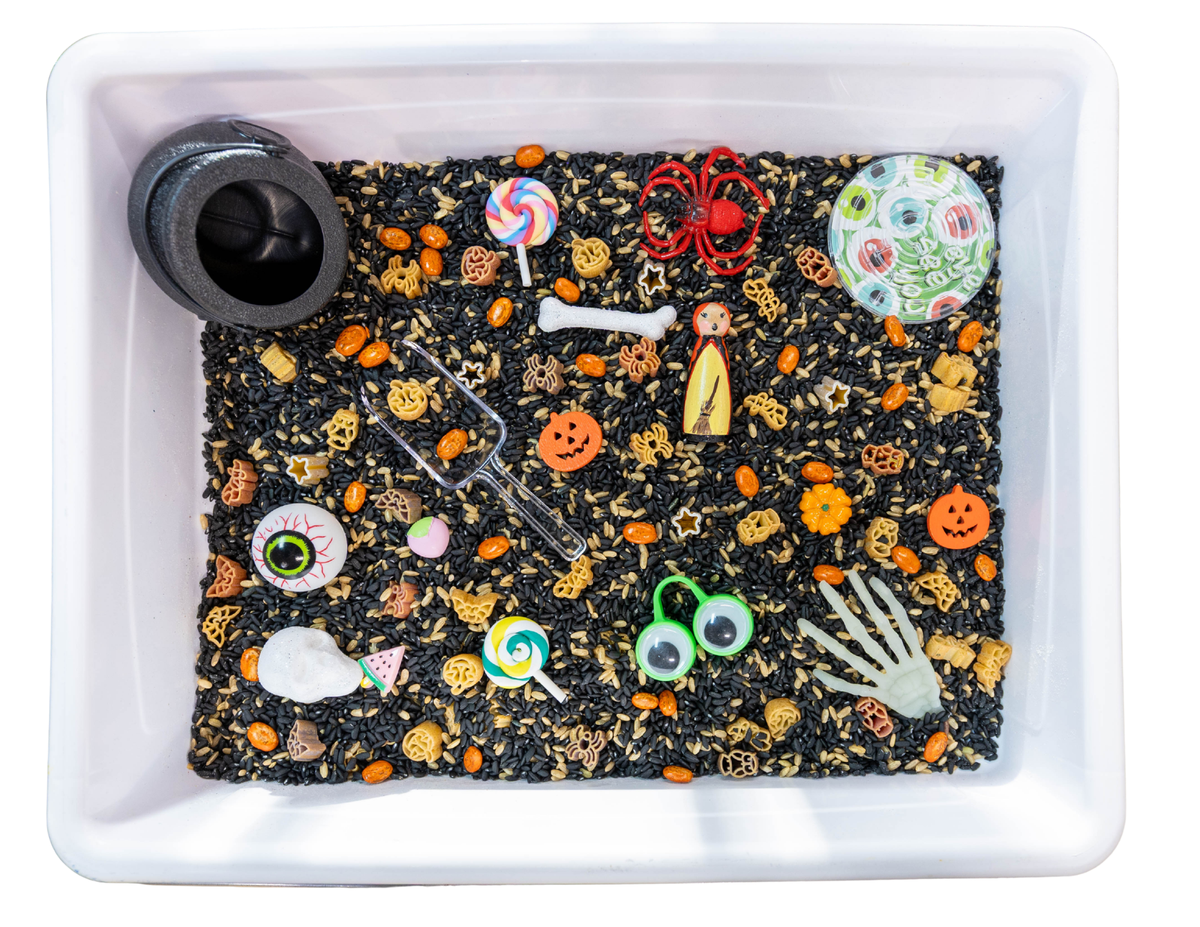 Halloween Sensory bin, sreeen free activity for kids