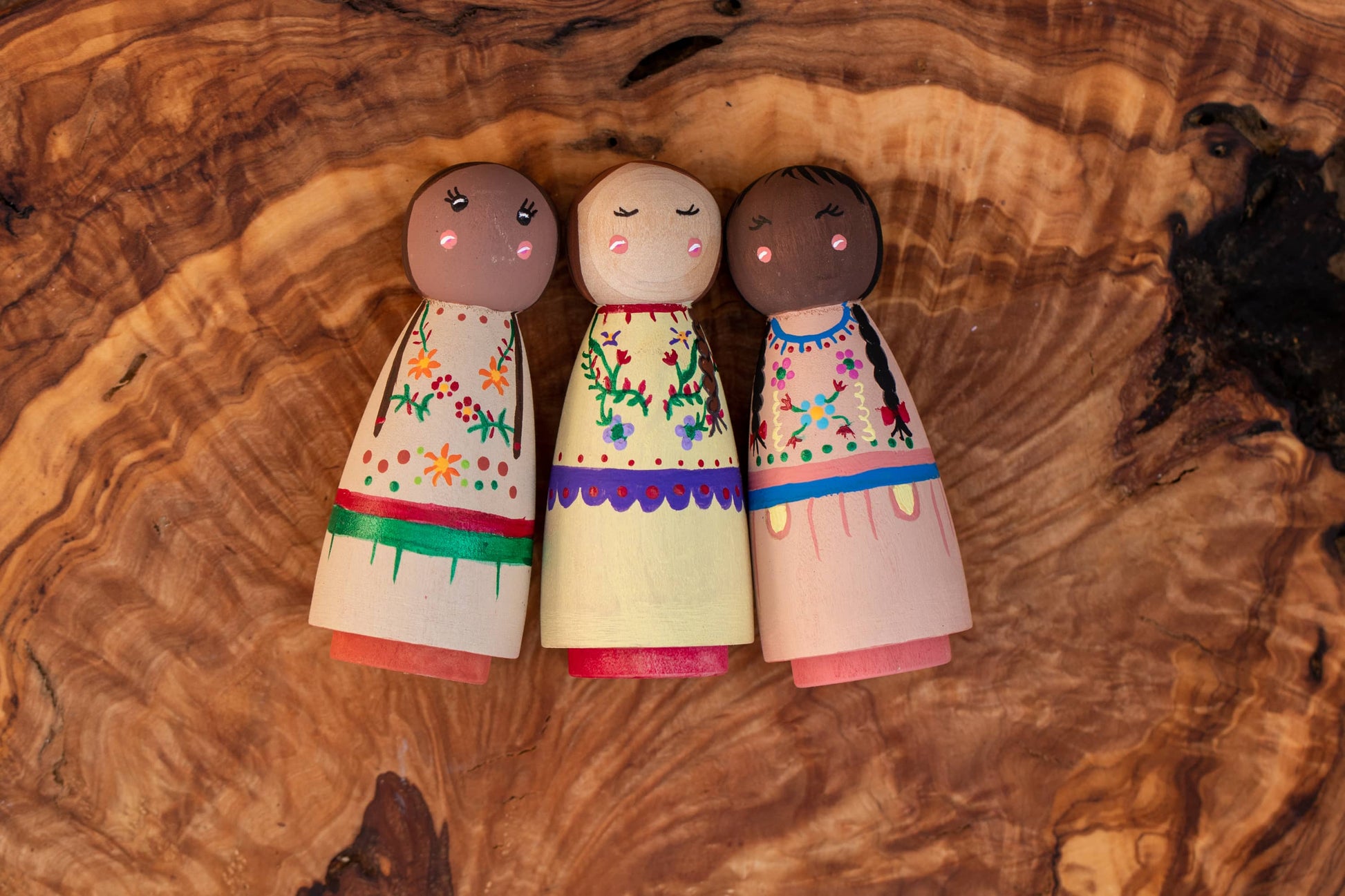 Peg dolls painted, waldorf peg dolls, wooden peg dolls, rainbow peg dolls, etsy peg dolls, peg wooden dolls, open ended toys, Montessori open ended toys, minimalist open ended toys, wooden open ended toys, open ended toys for 5 year olds, open ended toys for 3 year olds, best waldorf toys, waldorf toys for 3 year old, wooden waldorf toys, imaginative play toys, imaginative play toys for 5 year olds, wooden imaginative play toys, diversity peg dolls, ethnic peg dolls, diversity dolls, black peg dolls