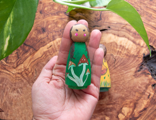 Peg dolls painted, waldorf peg dolls, peg dolls etsy, peg dolls ideas, wooden peg dolls, grimms peg dolls, large peg dolls, rainbow peg dolls, etsy peg dolls, peg wooden dolls, open ended toys, Montessori open ended toys, minimalist open ended toys, wooden open ended toys, open ended toys for 5 year olds, open ended toys for 3 year olds, best waldorf toys, waldorf toys for 3 year old, wooden waldorf toys, imaginative play toys, , imaginative play toys for 5 year olds, wooden imaginative play toys